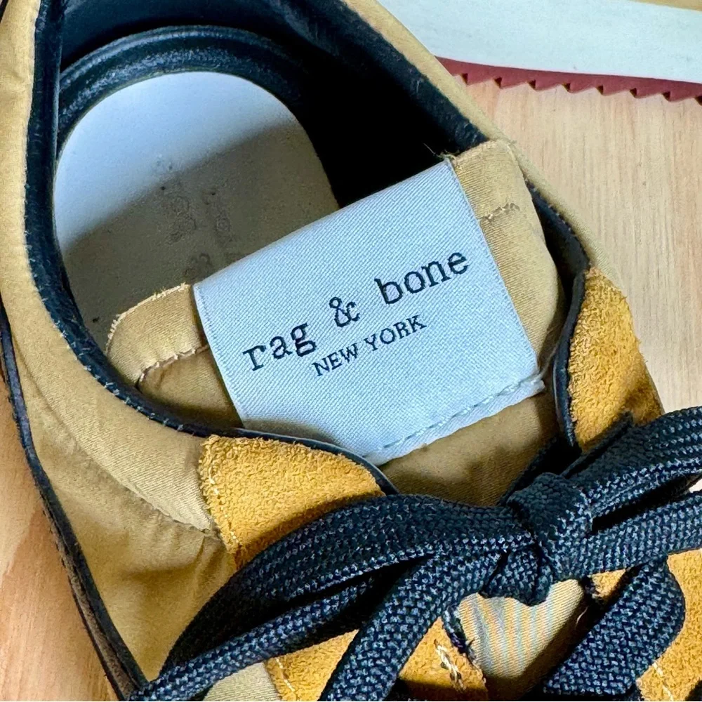 Rᴀɢ & Bᴏɴᴇ Wᴏᴍᴇɴ's Rᴇᴛʀᴏ Rᴜɴɴᴇʀ Sɴᴇᴀᴋᴇʀ ɪɴ Mᴜsᴛᴀʀᴅ - Picture 11 of 16